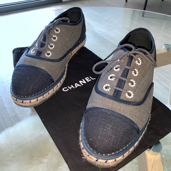 Chanel Sneaker Women’s size 38 1/2 (US 8.5) - Picture 1 of 8